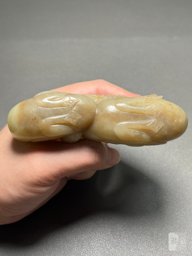 清乾隆  玉雕鸳鸯摆件（带木座） - 图8